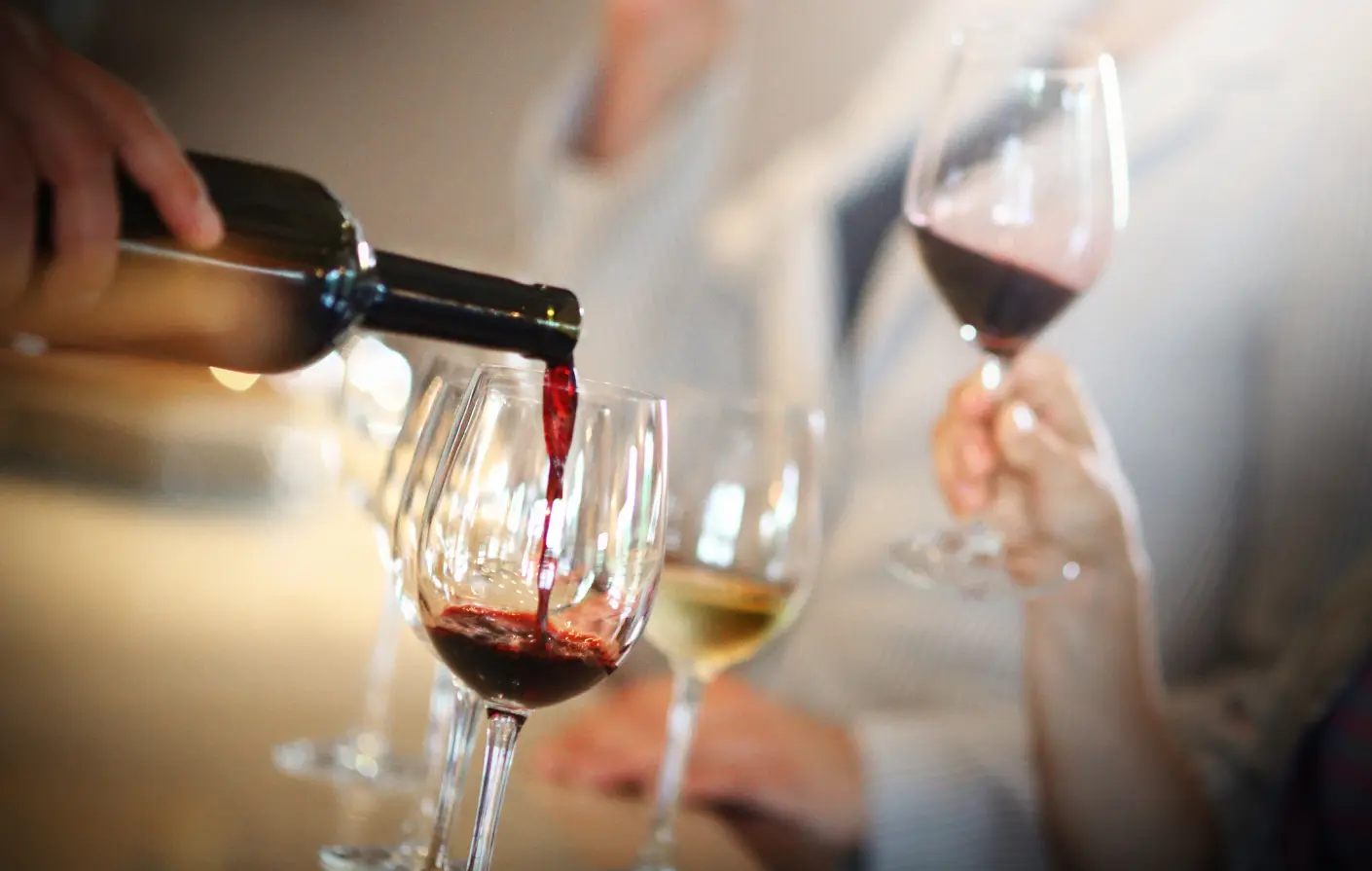 Cómo-Organizar-una-Cata-de-Vino-en-Casa-Paso-a-Paso